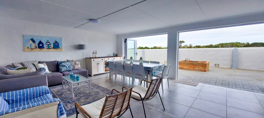 4 Bedroom Property for Sale in Struisbaai Western Cape